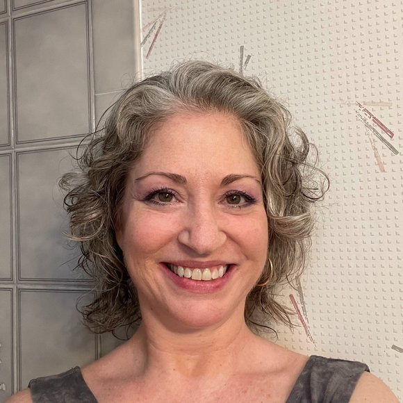 Meet your Posher, Kelly - Picture 1 of 16